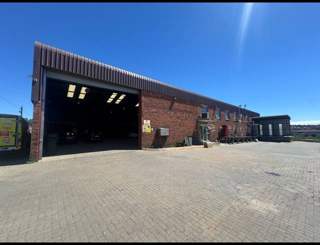 1,625M² WAREHOUSE FOR SALE IN RAND LEASE